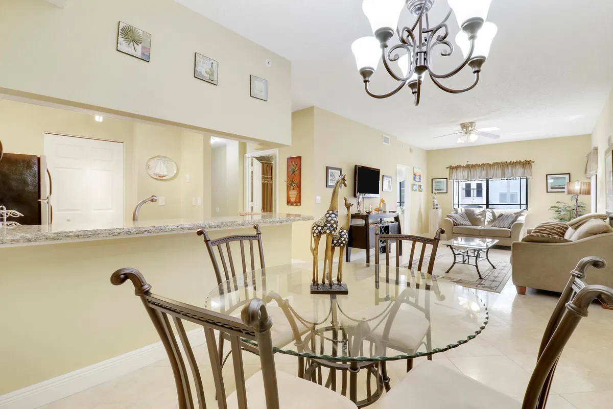 Unit 204 photo 16