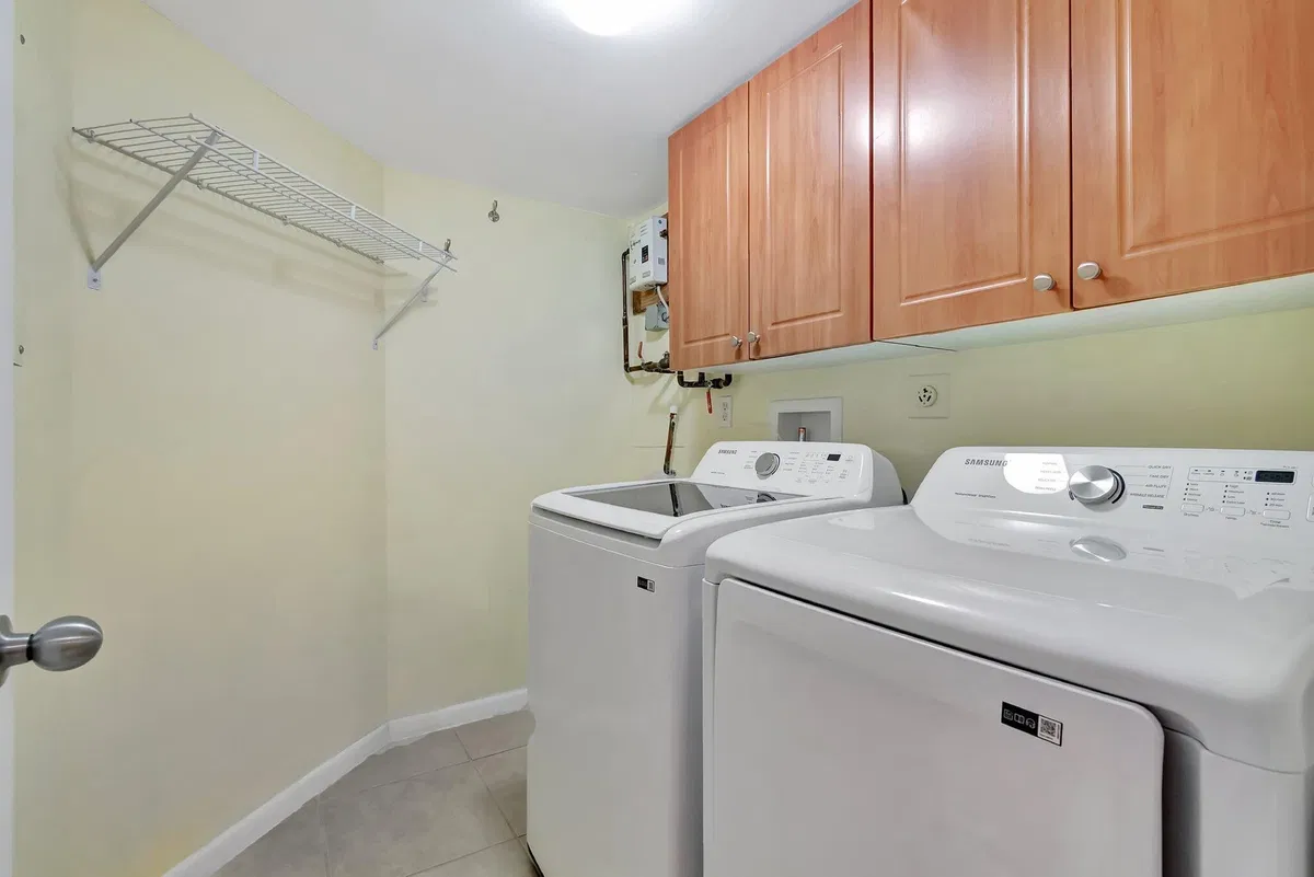 Unit E-303 photo 31