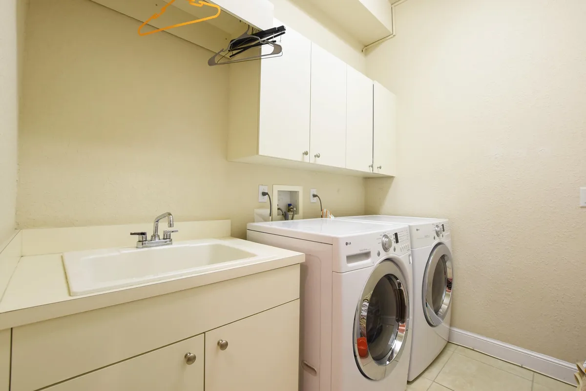 Residence photo 22
