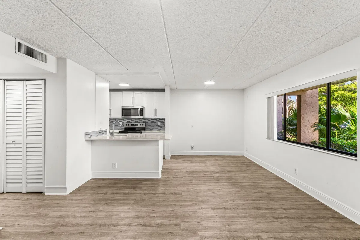 Residence photo 10