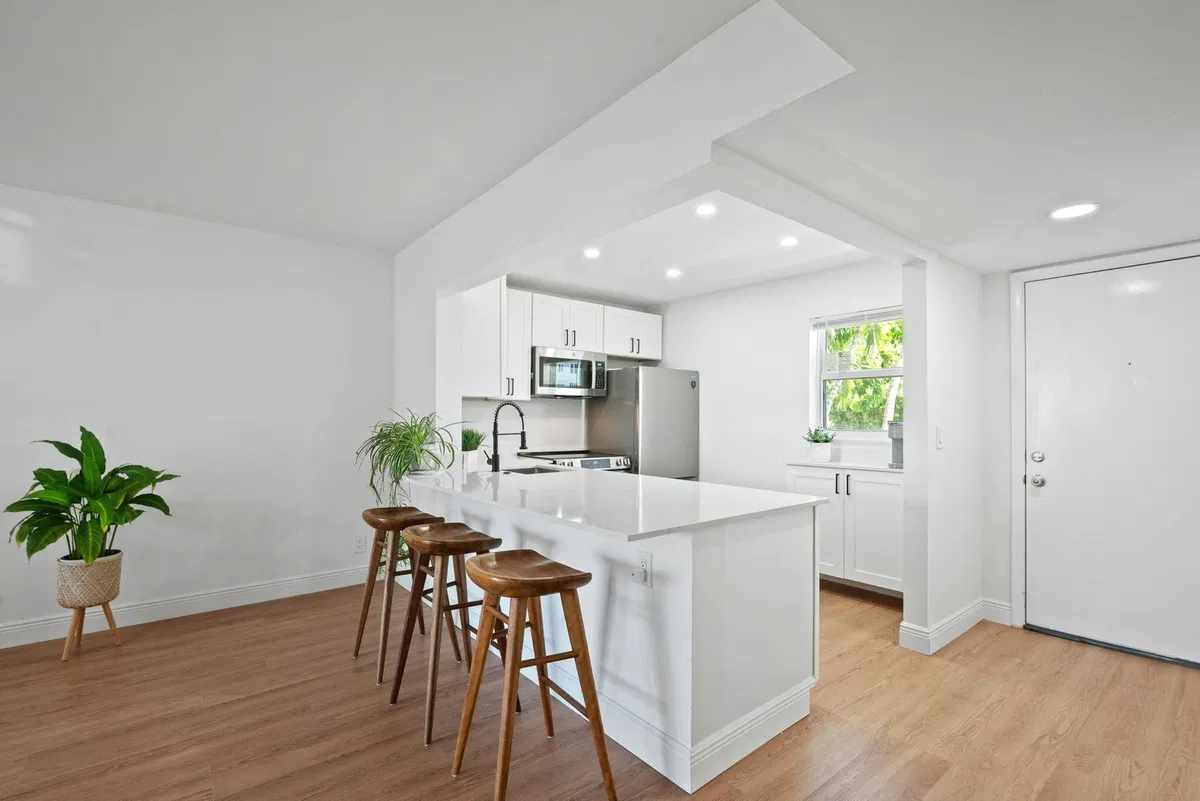 Unit 2160 photo 7