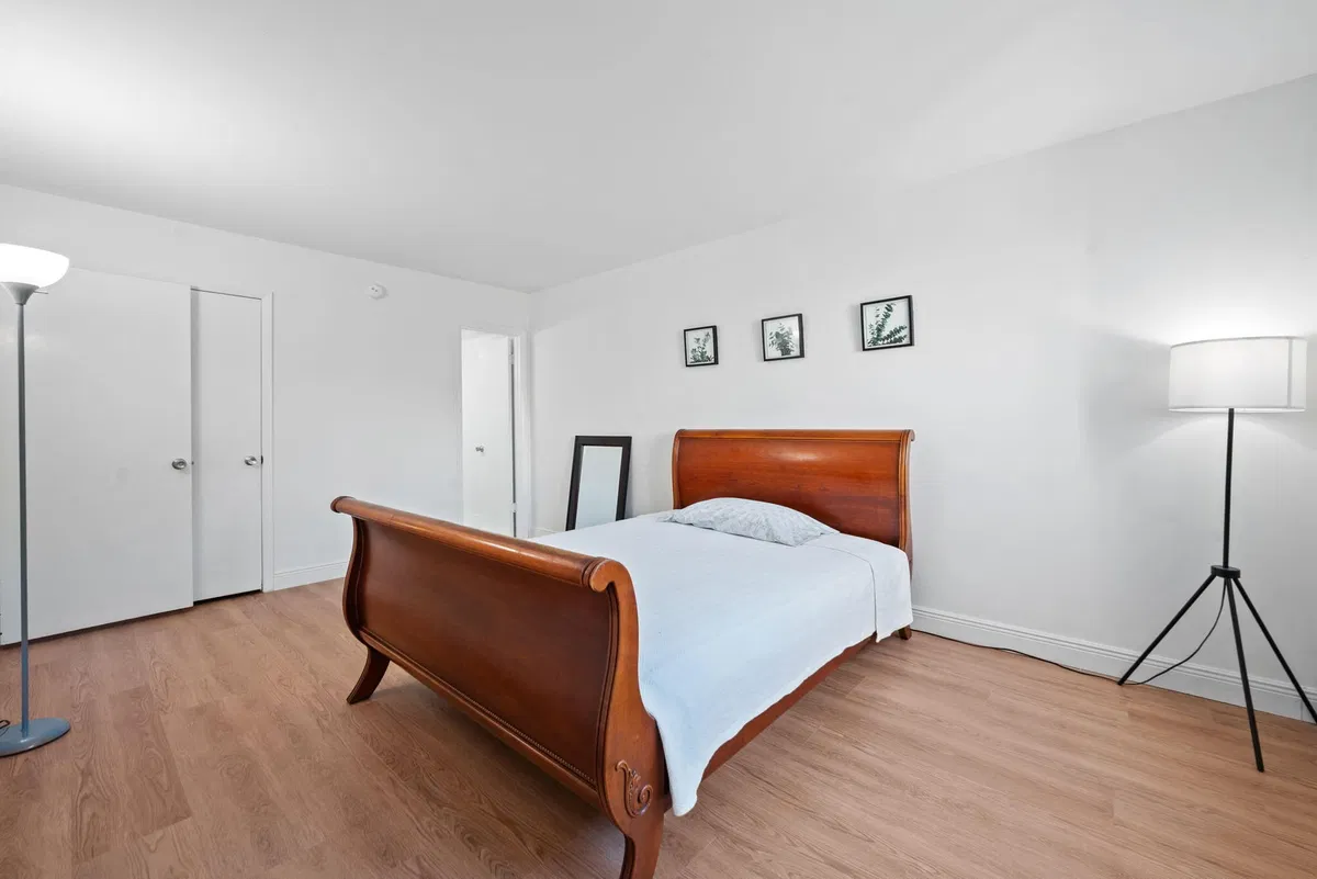 Unit 2160 photo 22