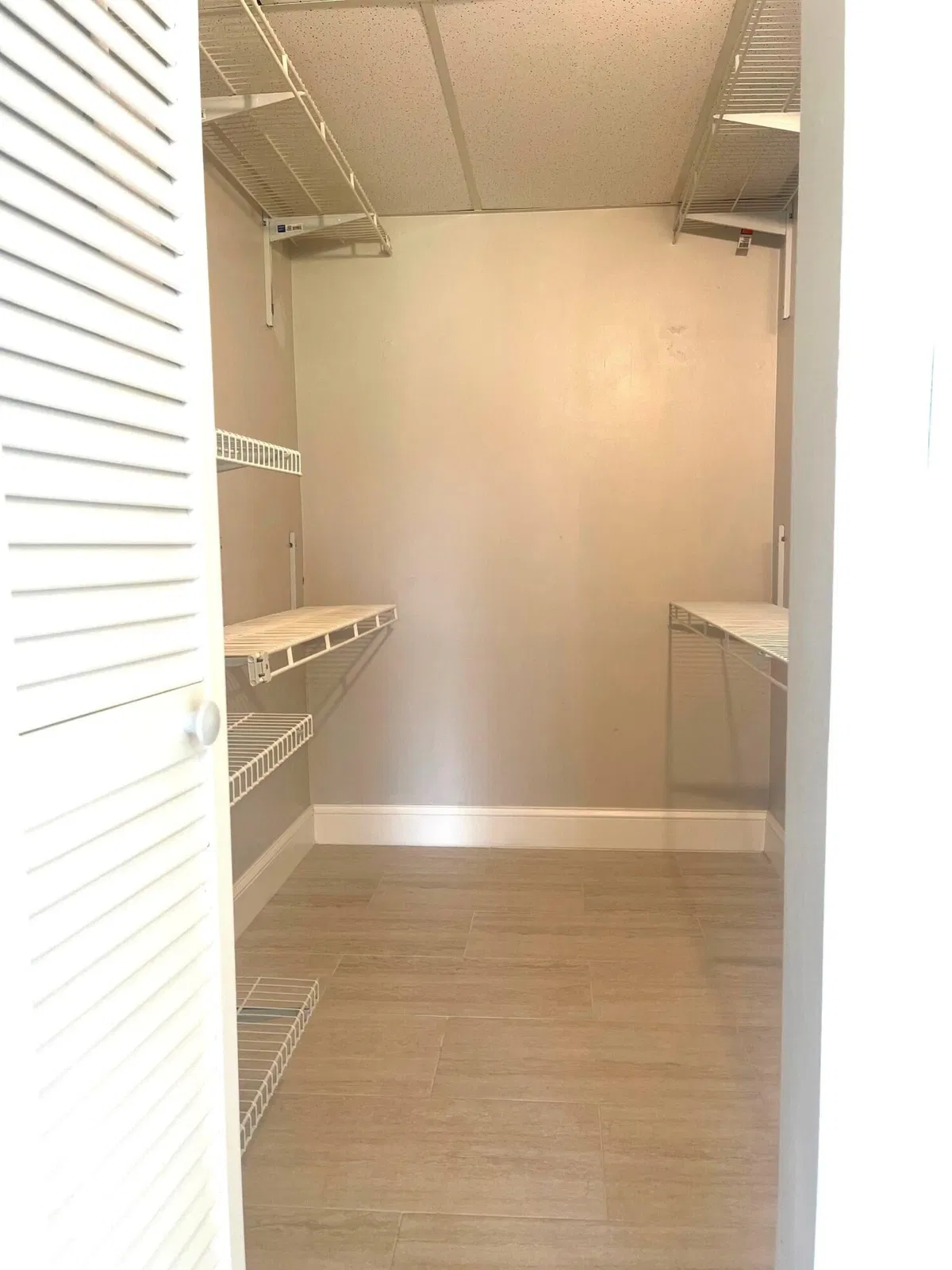 Unit 112 photo 7