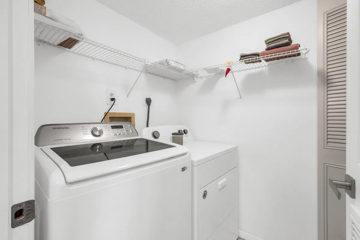  Unit 602 photo 7