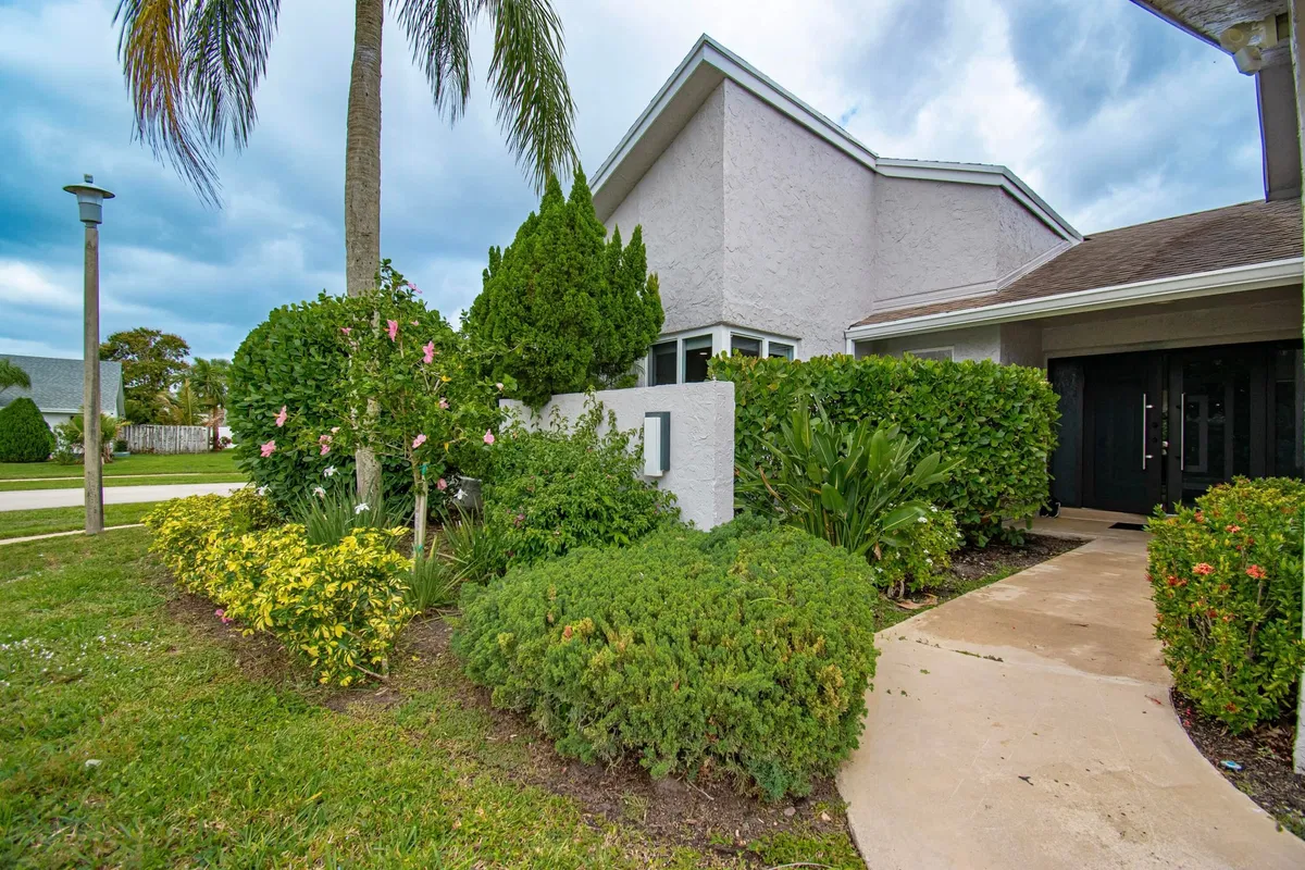 Residence photo 4