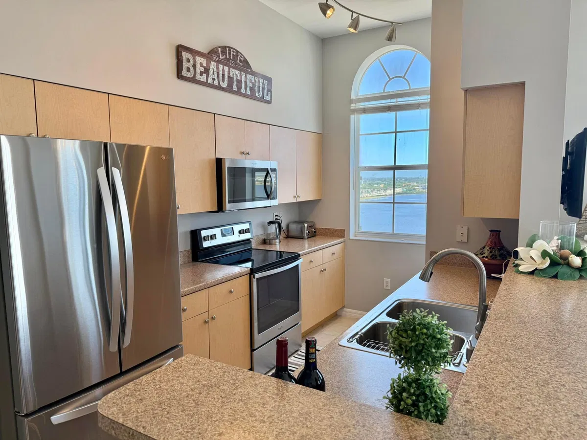 The Montecito Unit Lp01 photo 7
