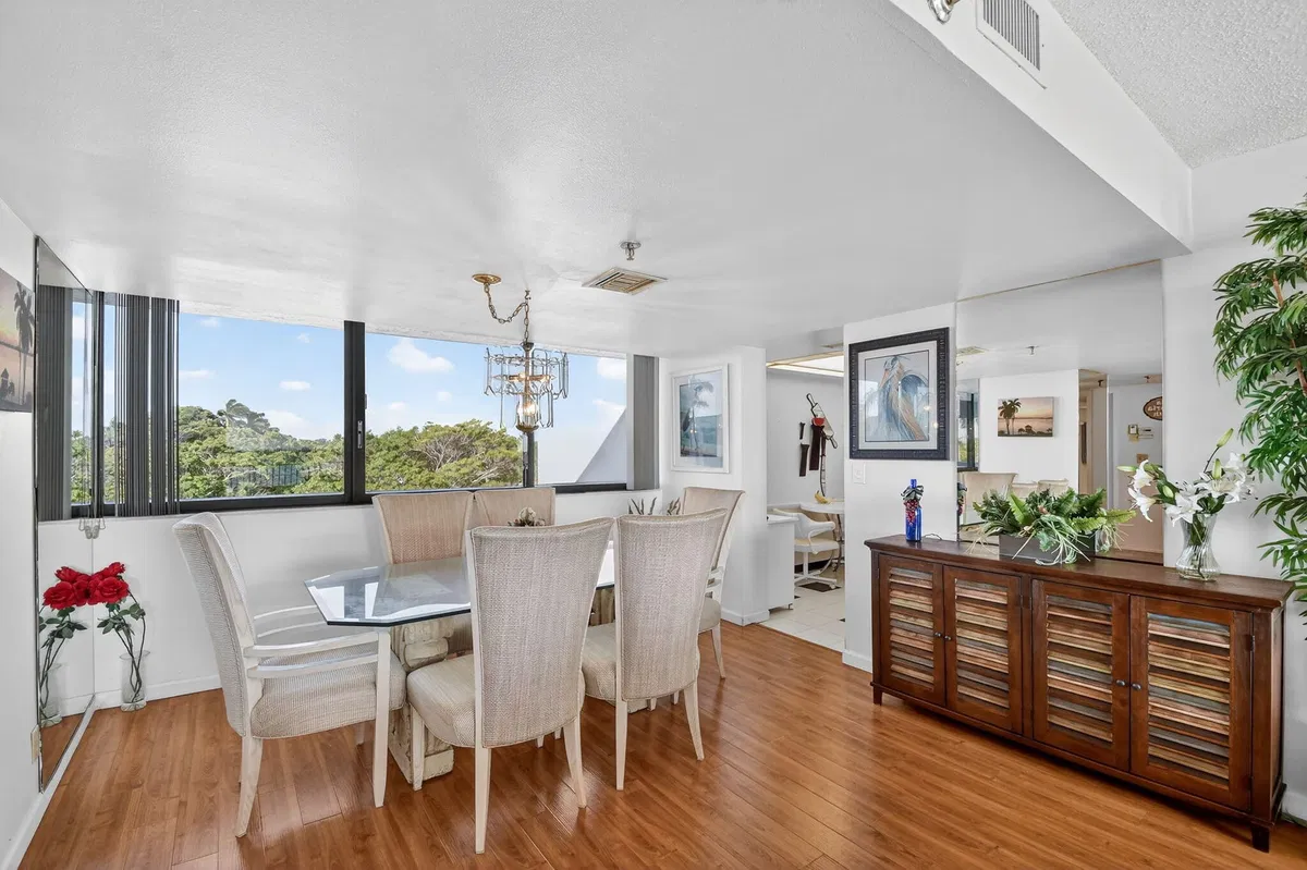 Unit 507 photo 25