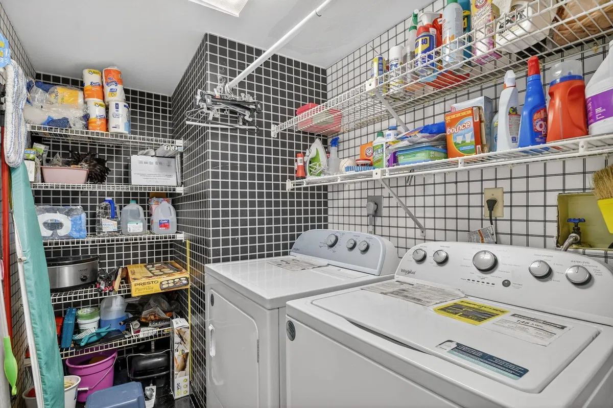 Unit 507 photo 43