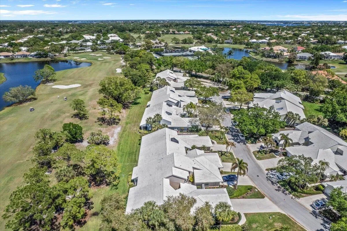 Monarch Country Club Residence photo 37