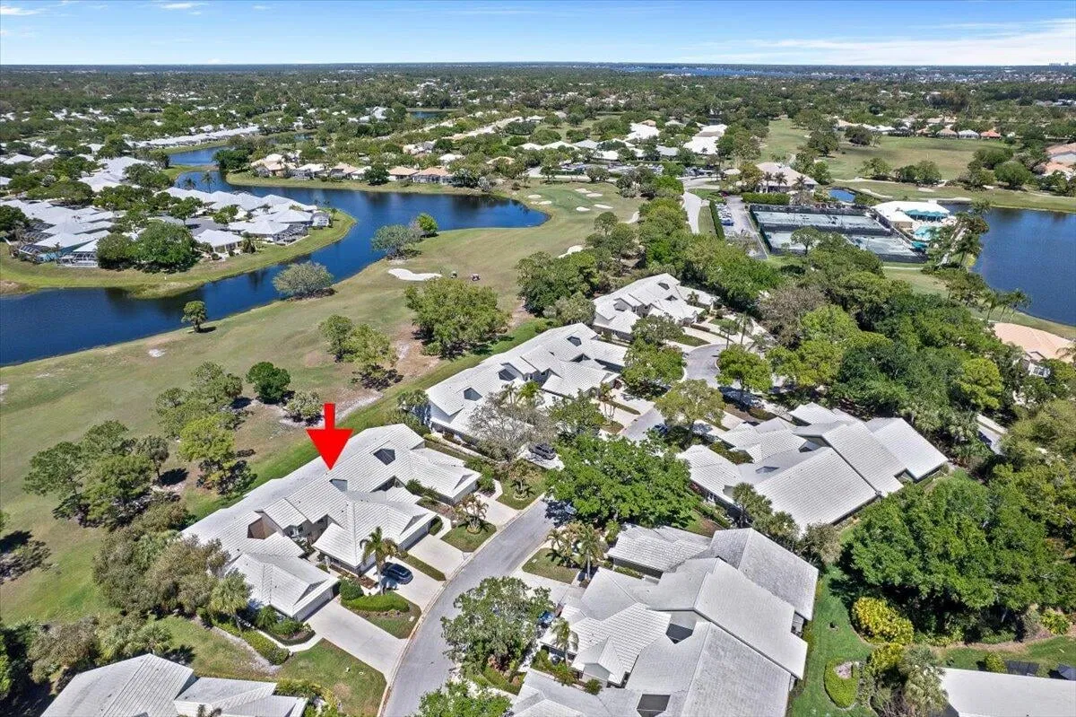 Monarch Country Club Residence photo 40