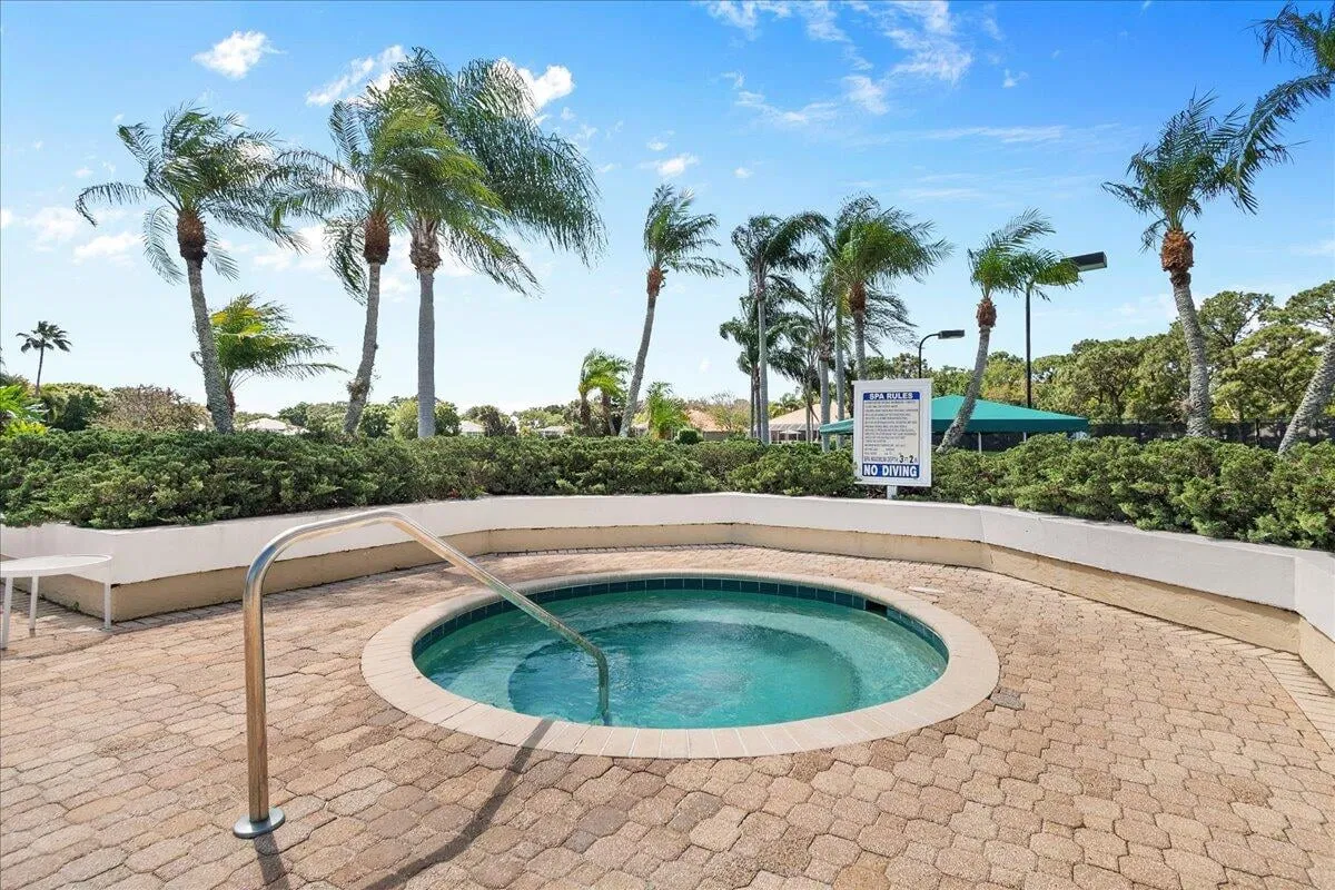 Monarch Country Club Residence photo 46