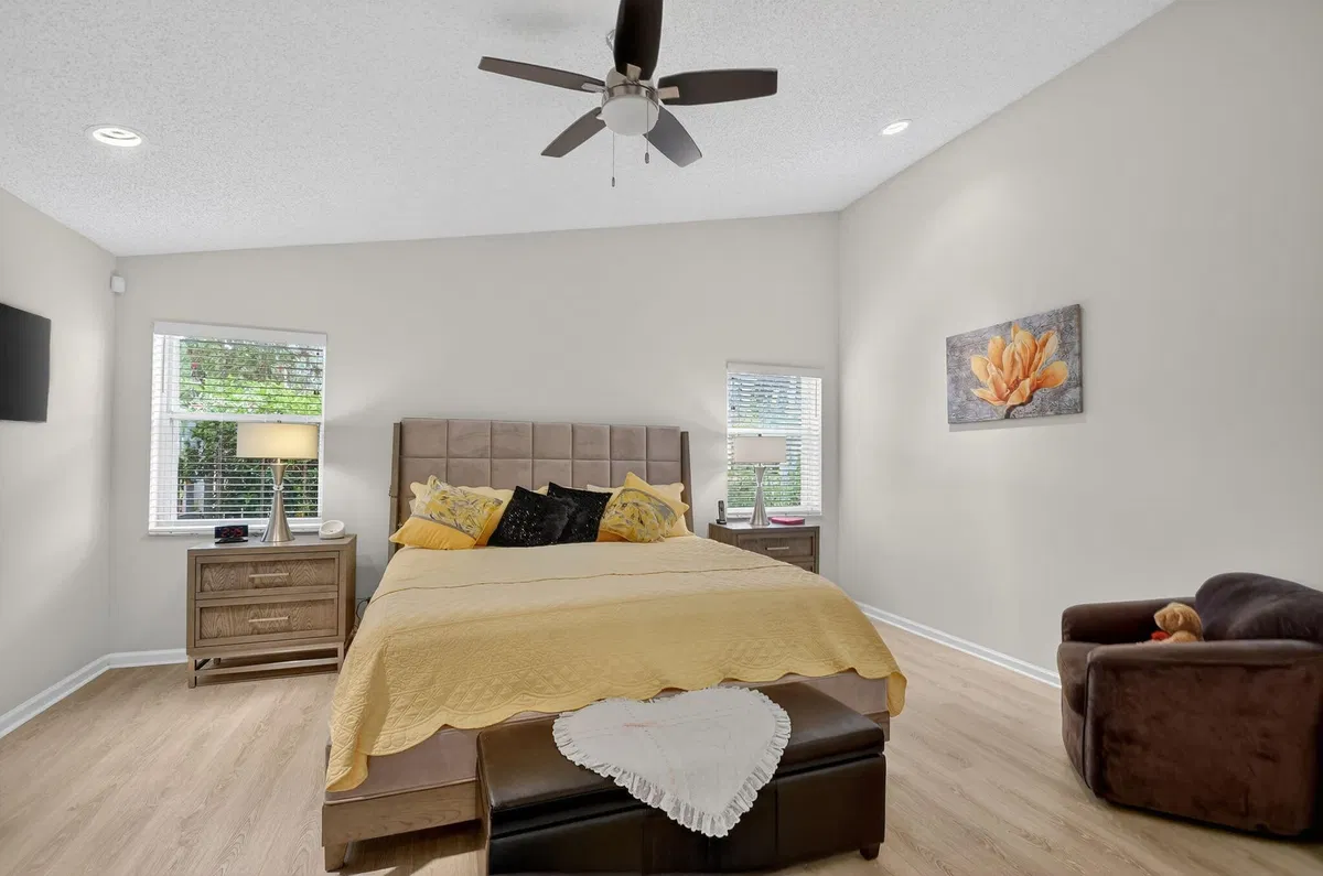 Residence photo 25