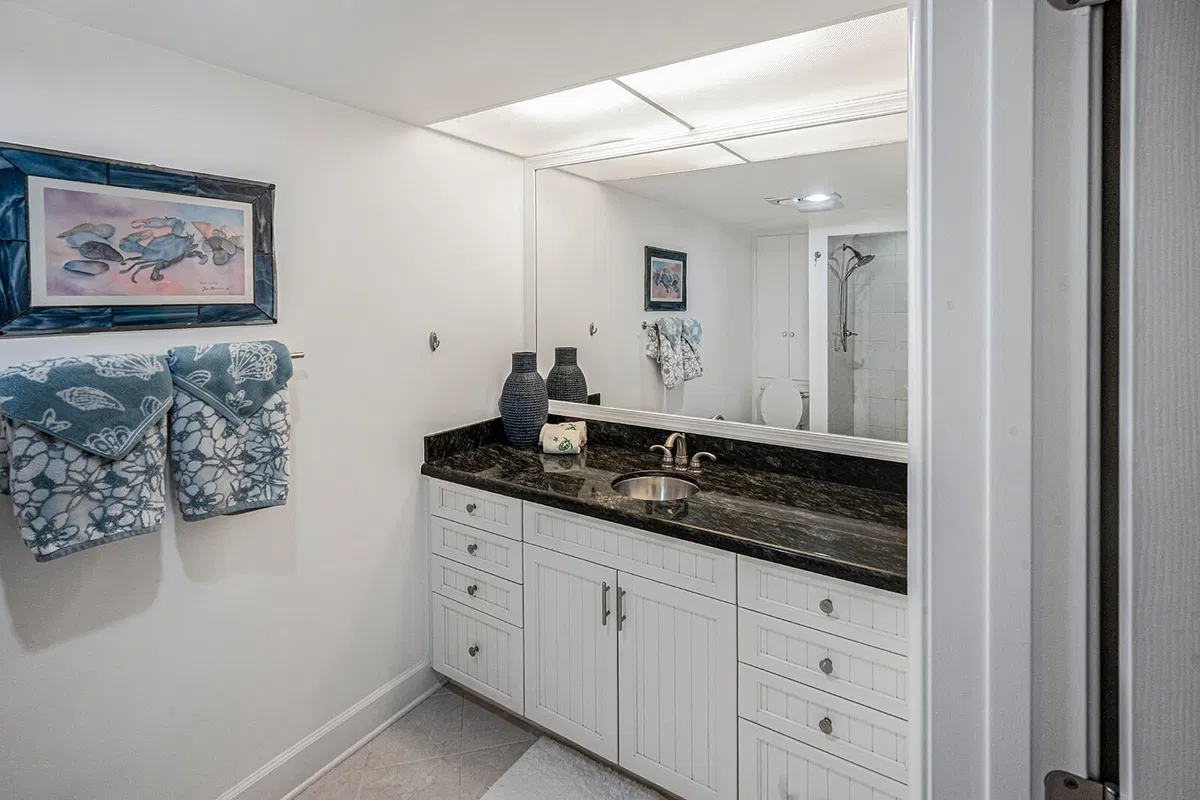 Unit B-13 photo 19
