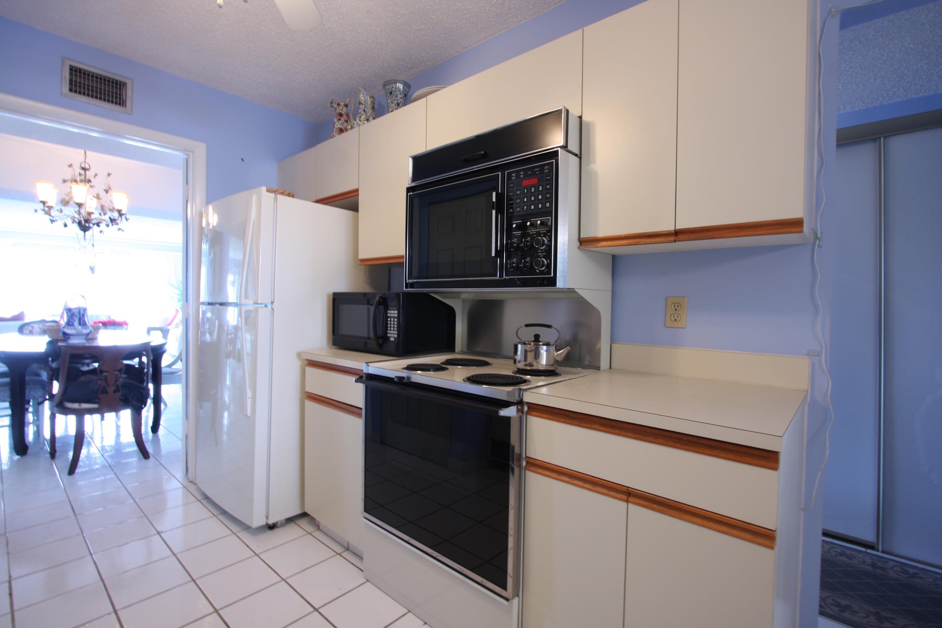 Unit 303 photo 4