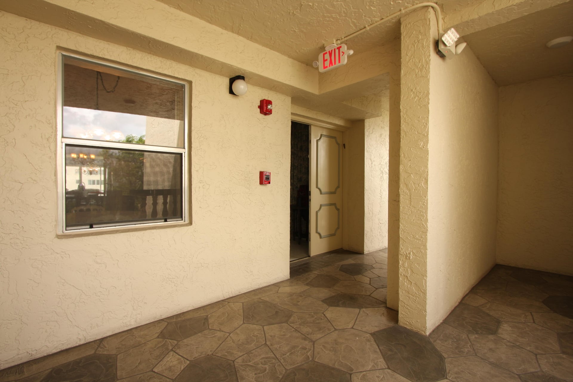 Unit 303 photo 25