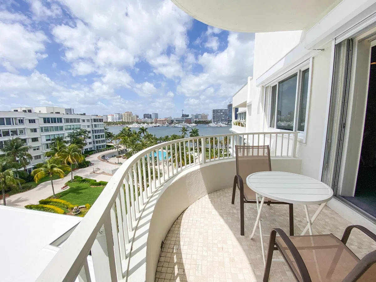 Palm Beach Towers, Palm Beach Unit 610a