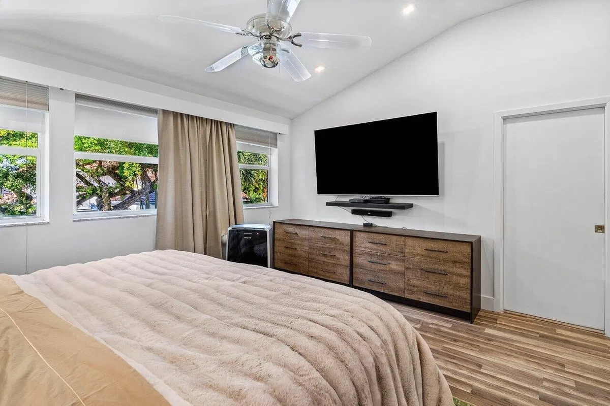 Unit 2093 photo 19