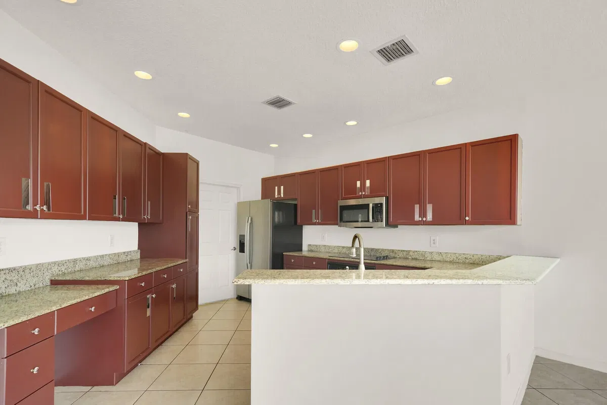 Residence photo 16
