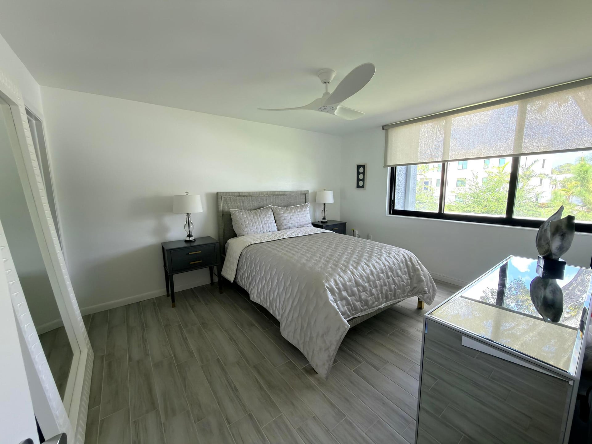 Unit 208 photo 7