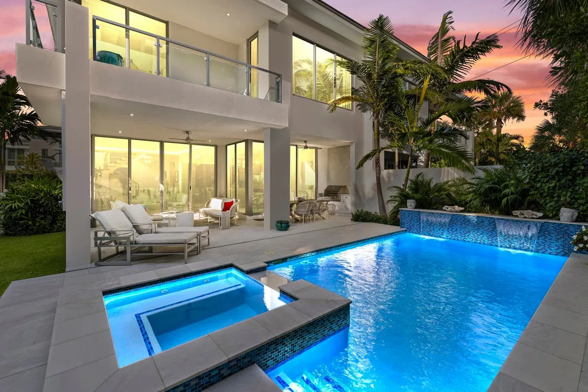 Ocean One Juno Beach Residence