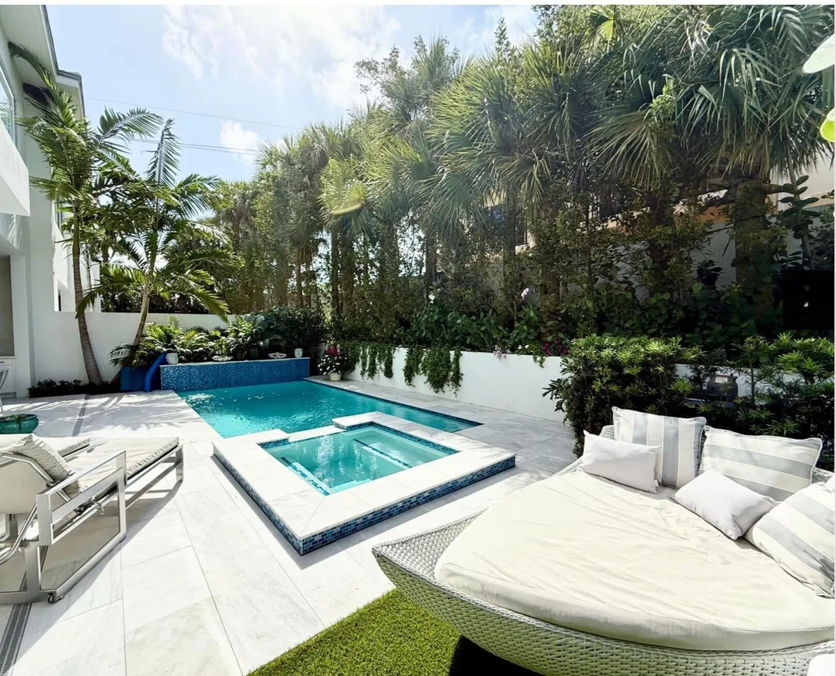 Ocean One Juno Beach Residence photo 4