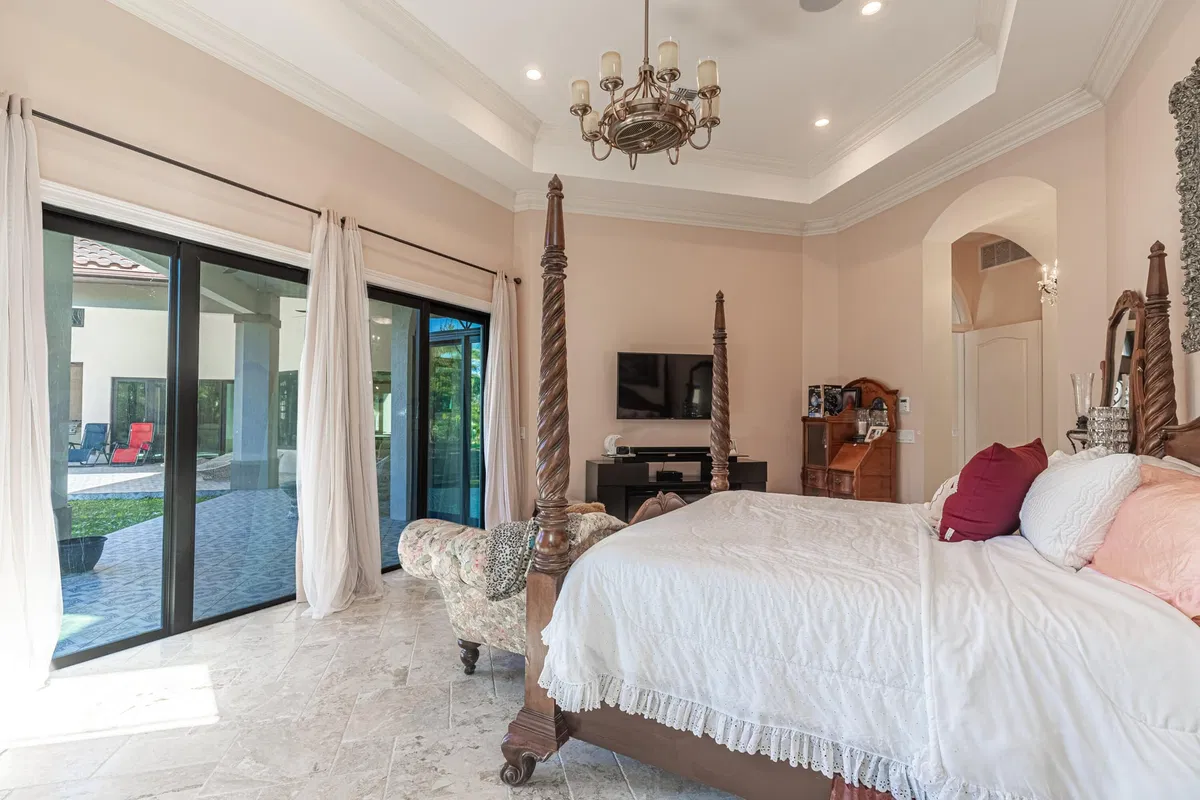 Residence photo 25