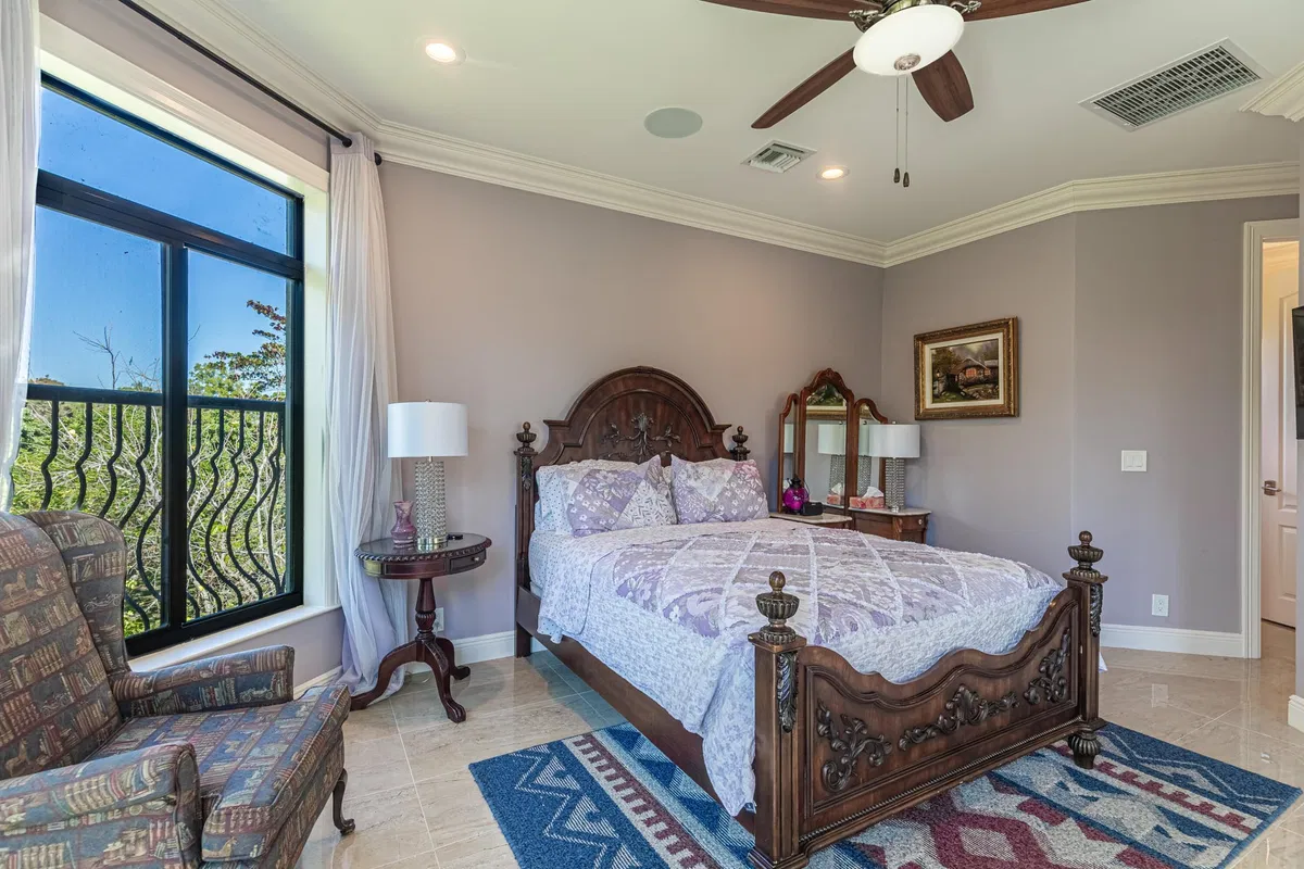 Residence photo 46