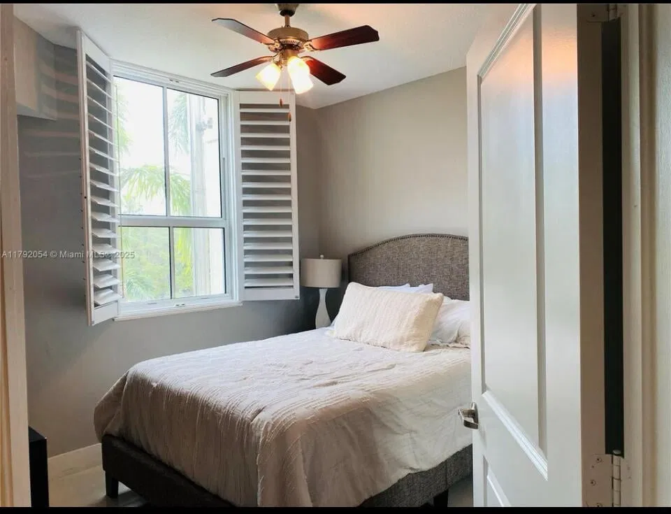 Unit 102 photo 10