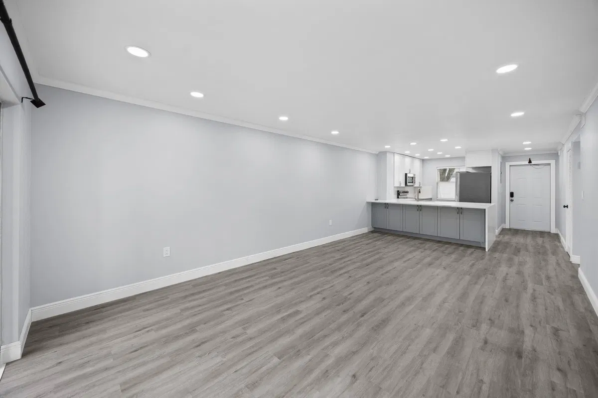 Unit 1314 photo 7