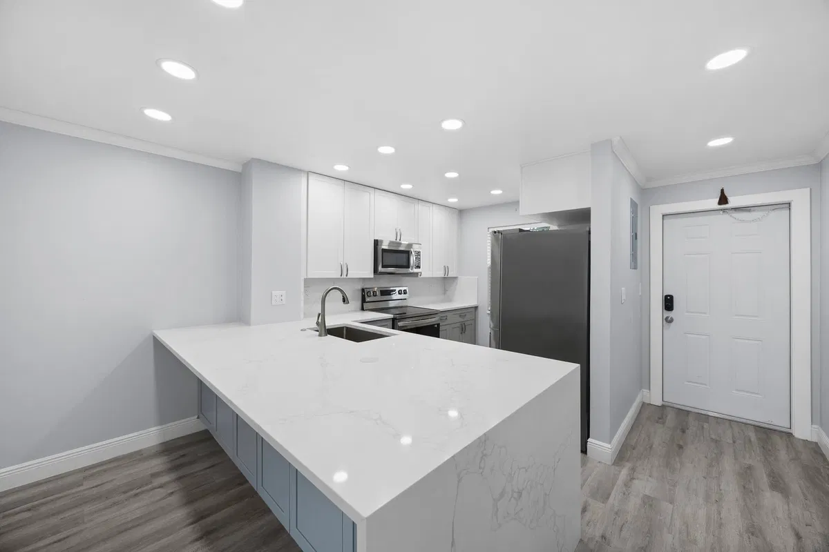 Unit 1314 photo 10
