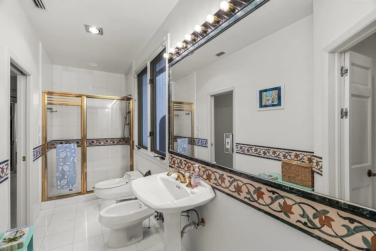 Residence photo 79