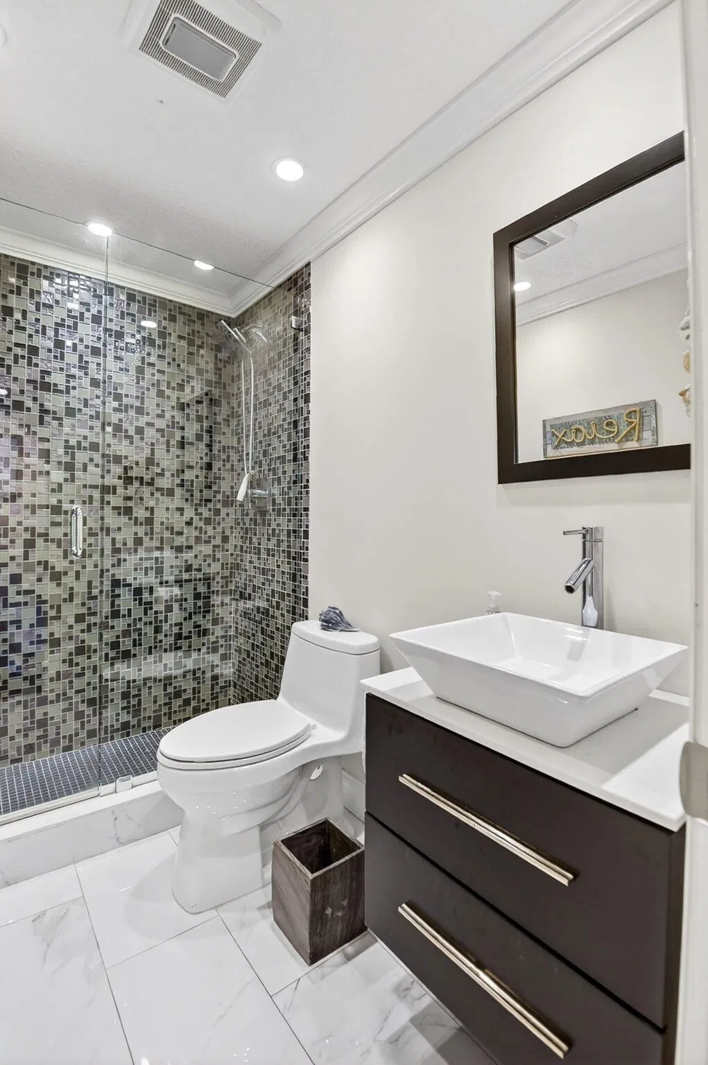 Unit 303 photo 22