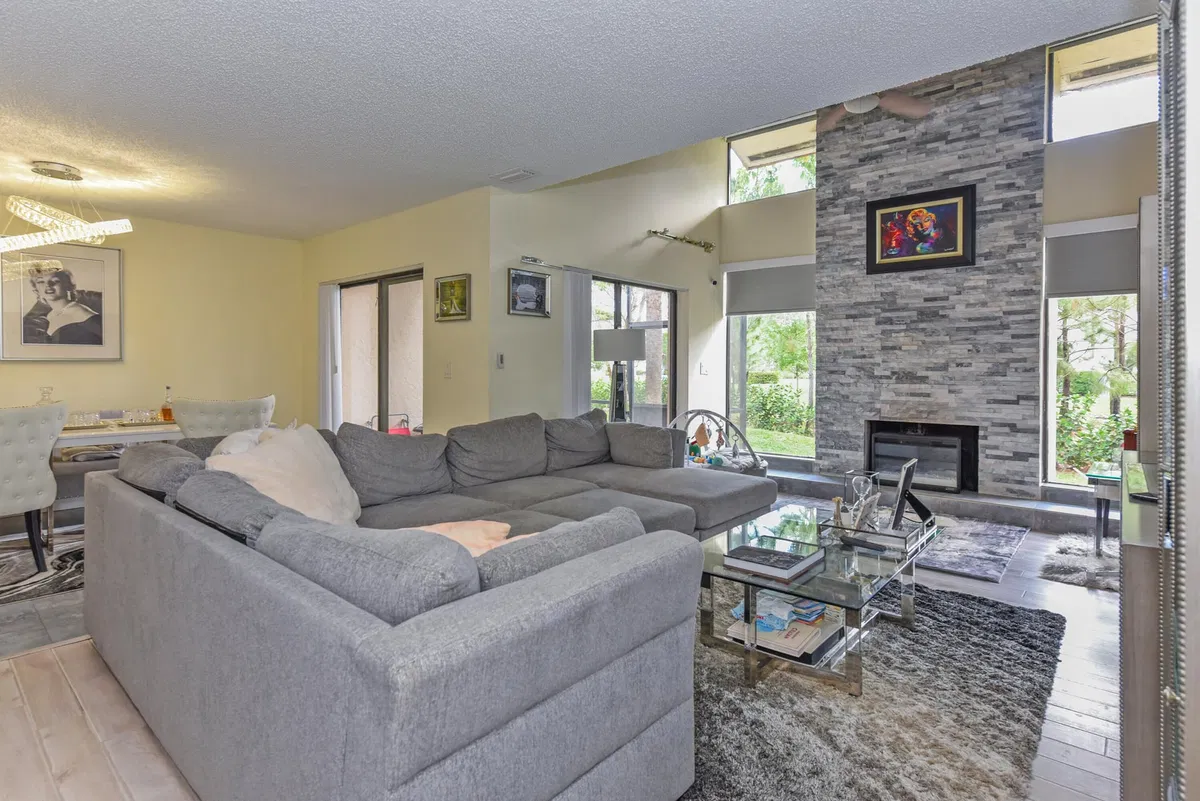Residence photo 7