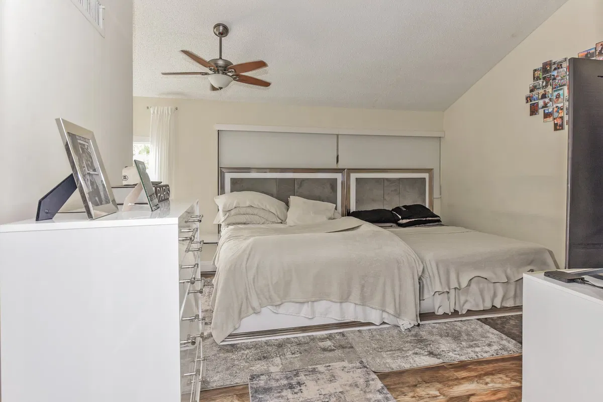 Residence photo 28