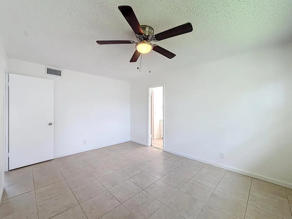 Unit 235 photo 13