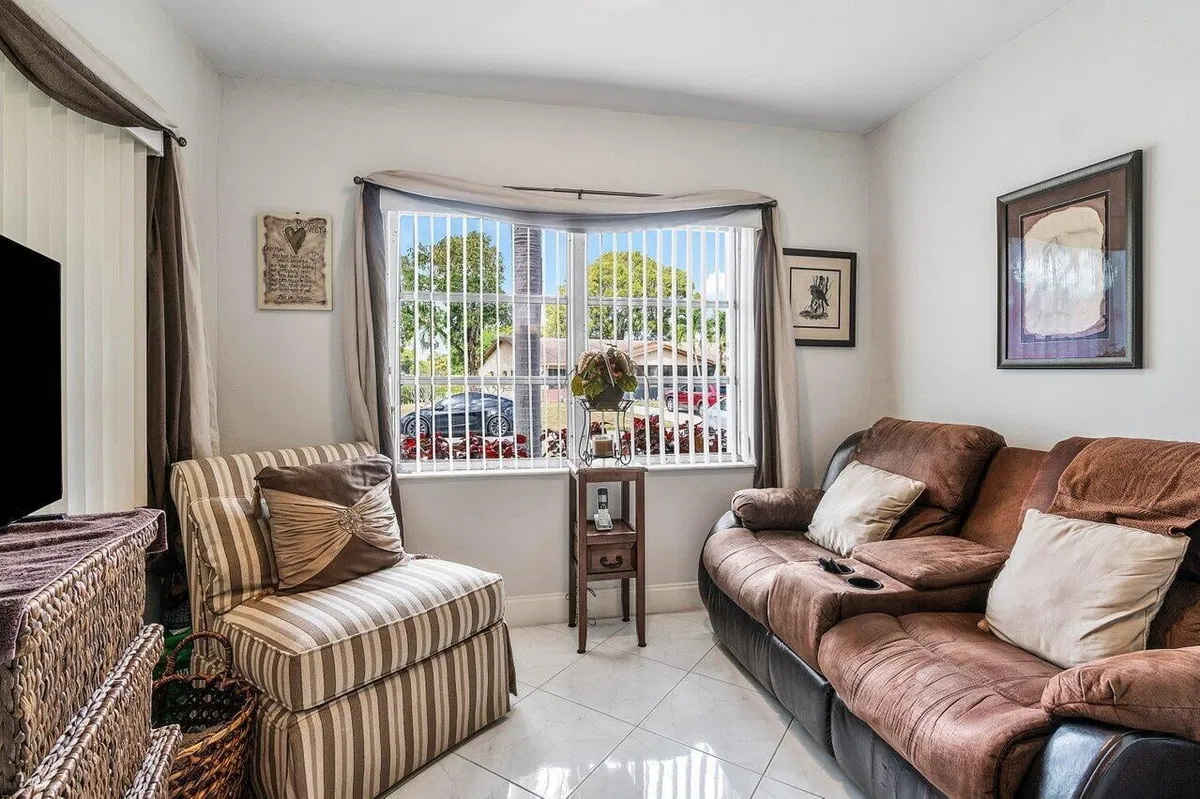 Residence photo 10