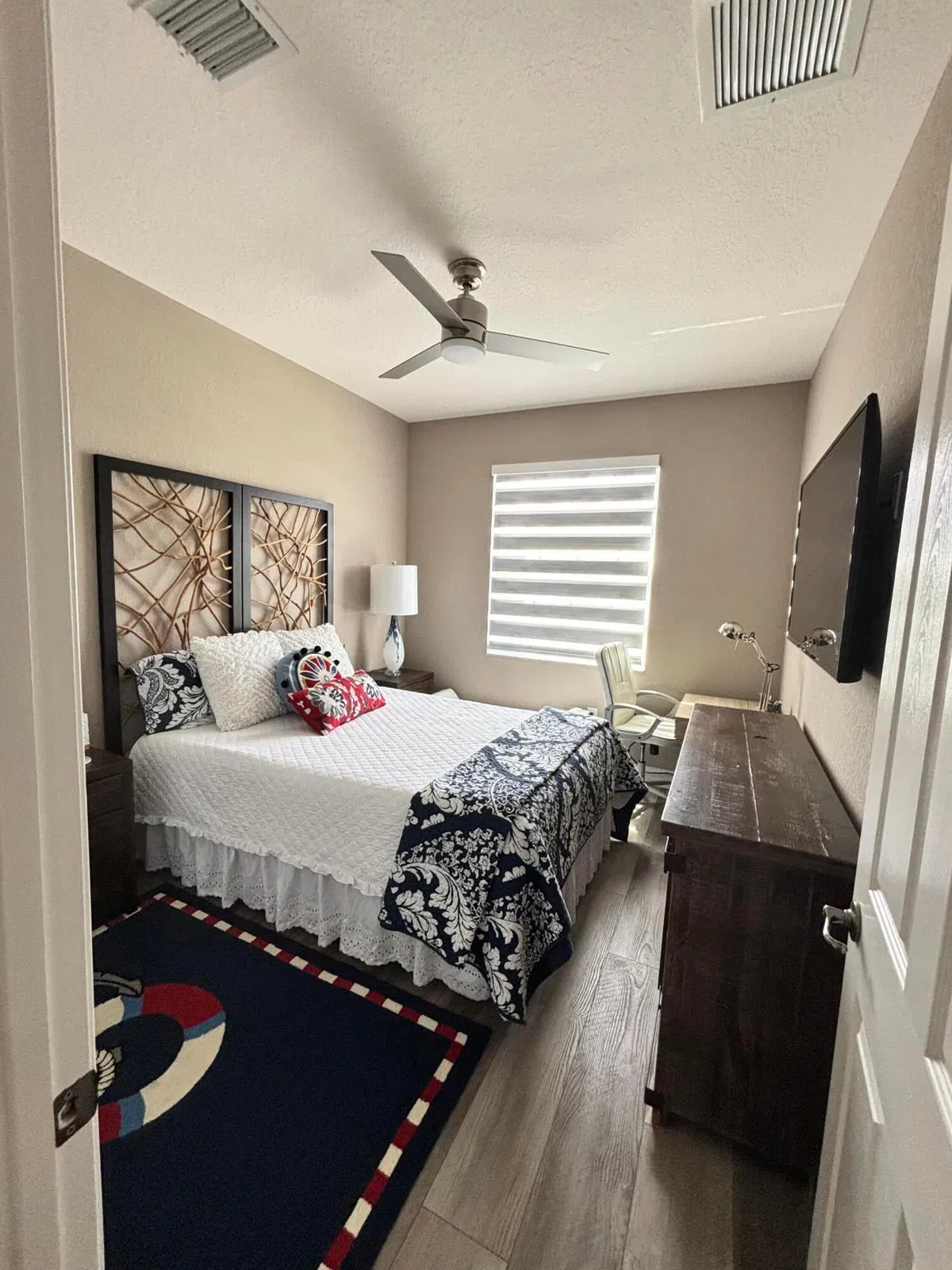 Residence photo 76