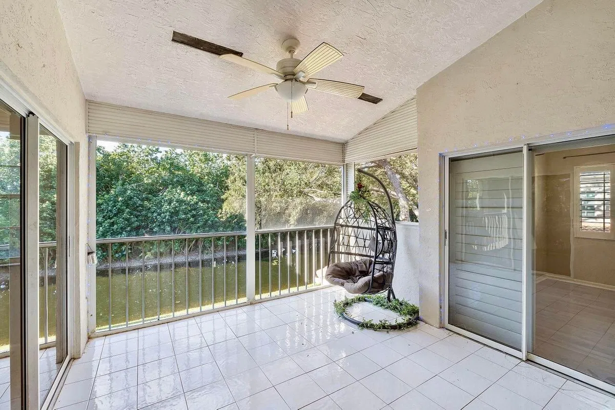 Unit 1707 photo 16