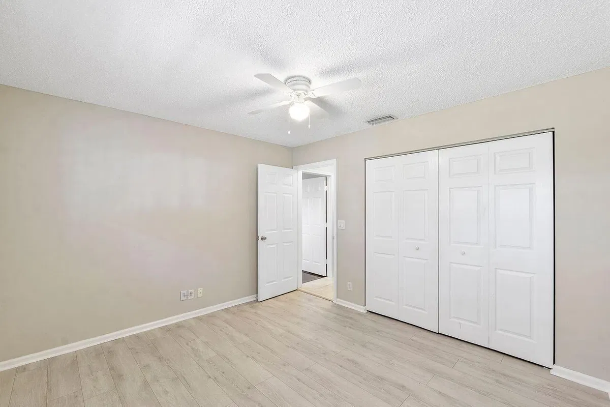 Unit 1707 photo 34