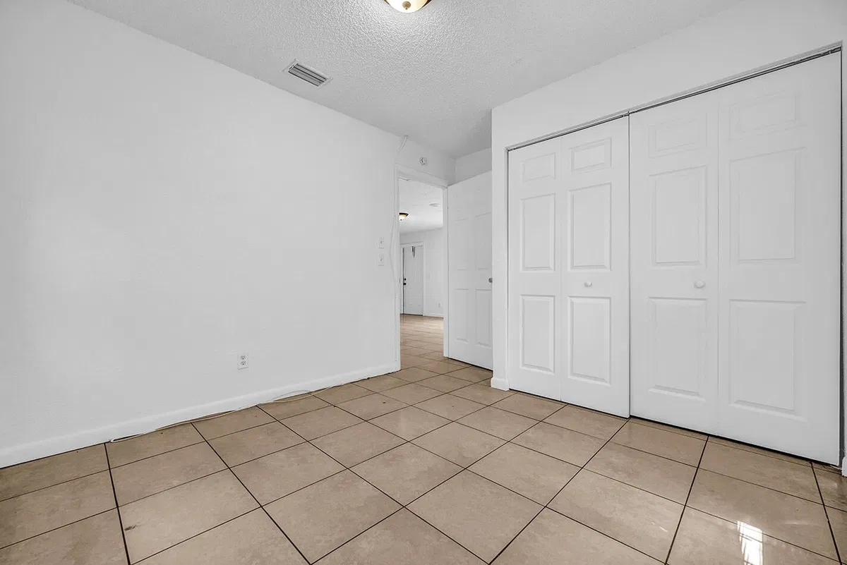 Residence photo 16