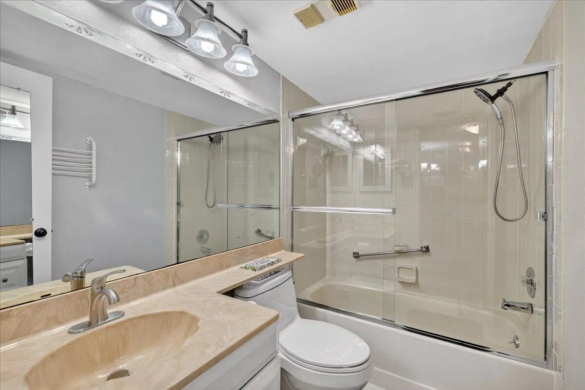  Unit 101 photo 25