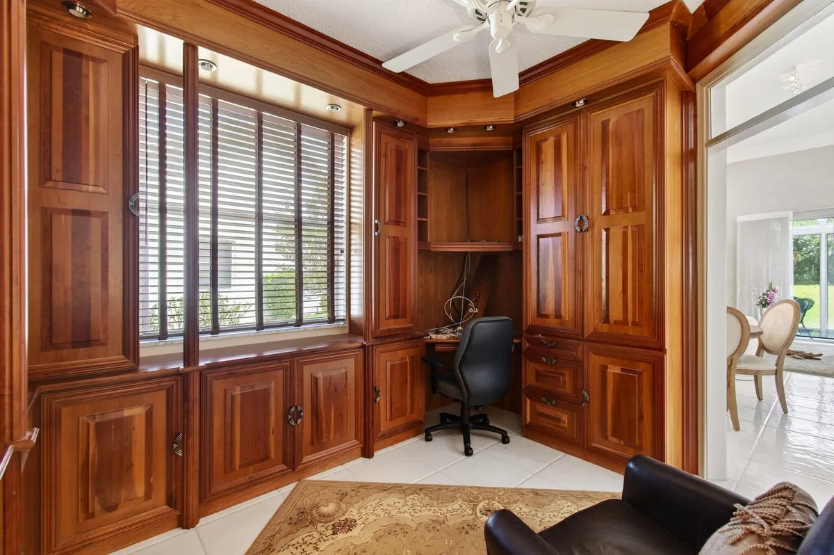 Residence photo 19