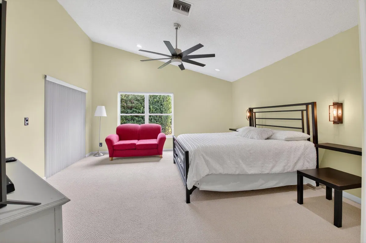Residence photo 16
