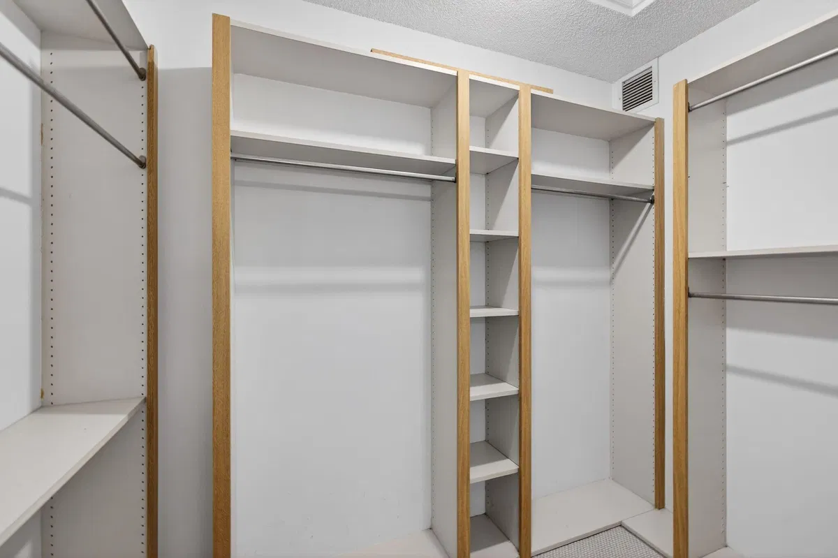  Unit 504 photo 13