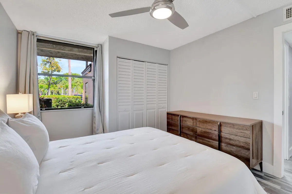 Unit 4103 photo 16
