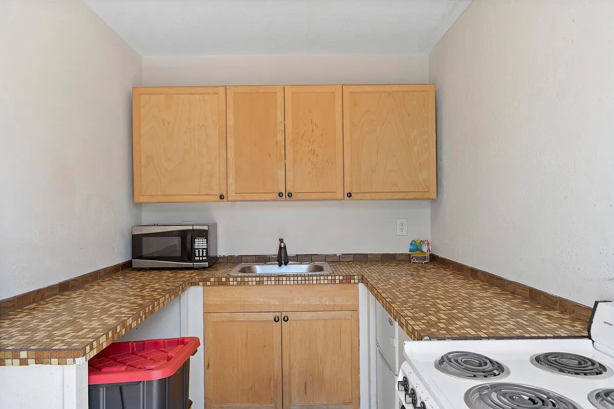  Residence photo 34