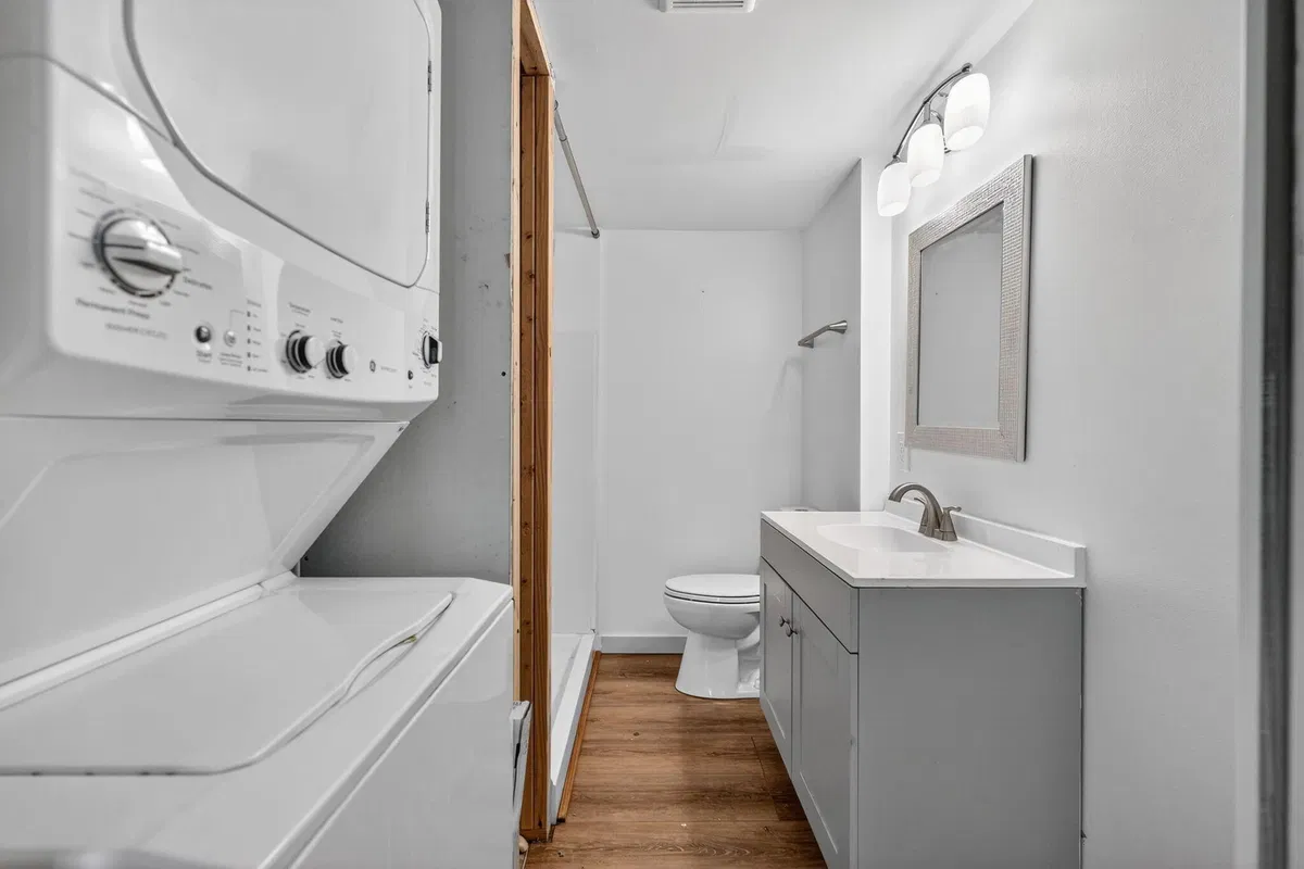 Unit 96 photo 16