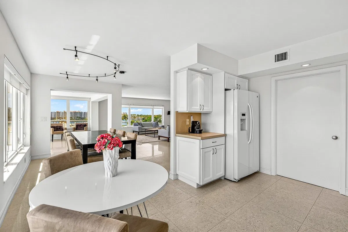 600 S Ocean Boca Unit 504 photo 10