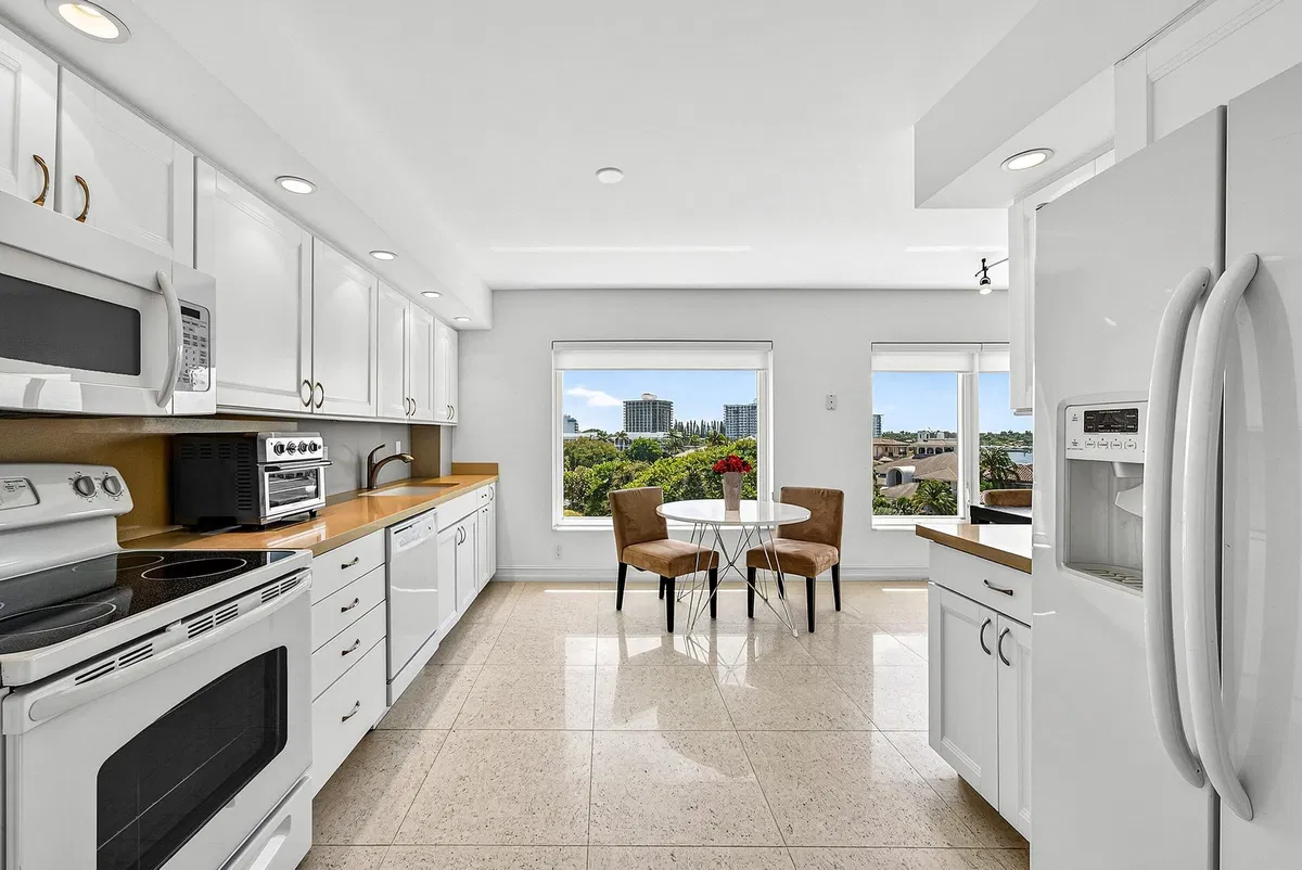 600 S Ocean Boca Unit 504 photo 13