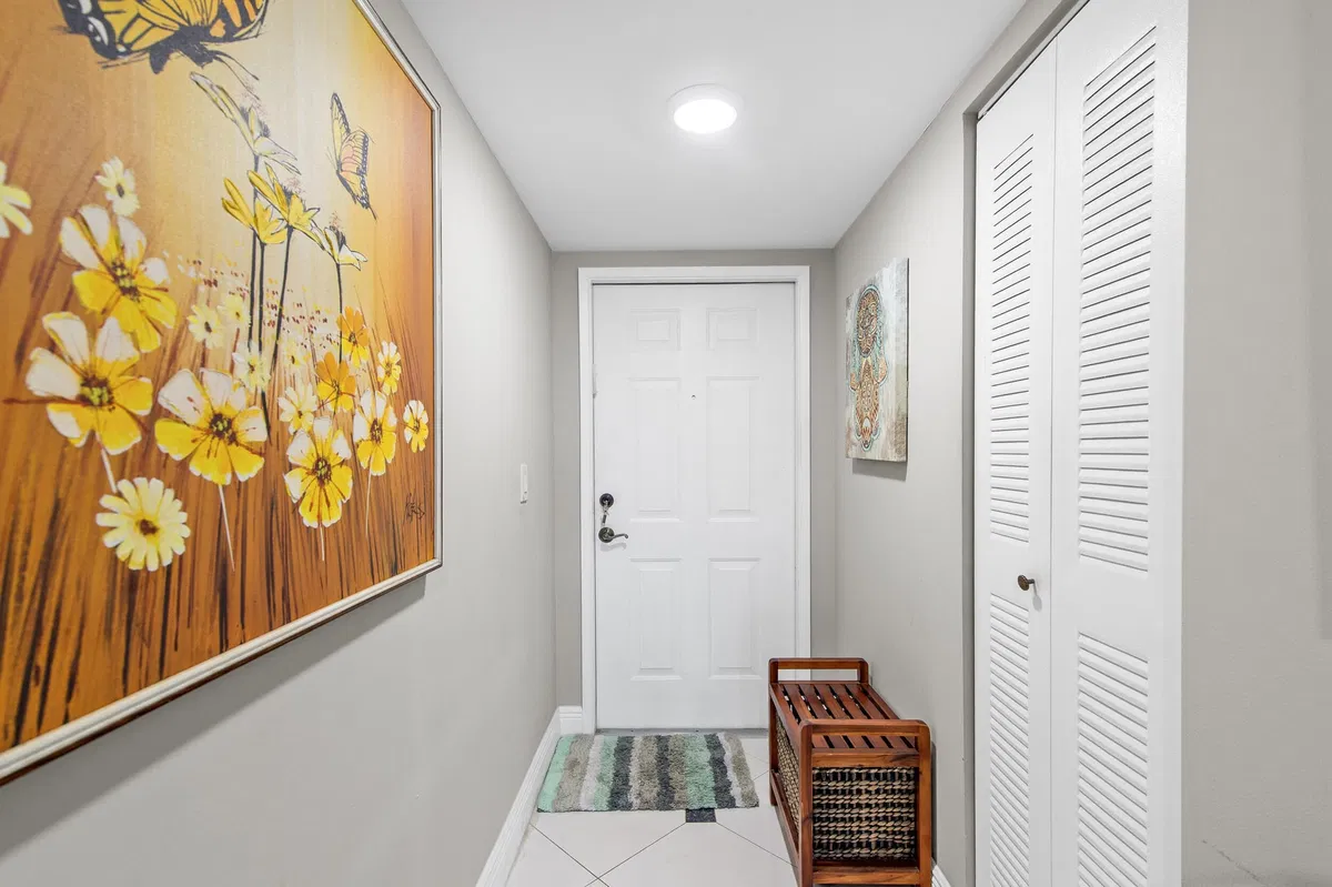 Unit 309 photo 28